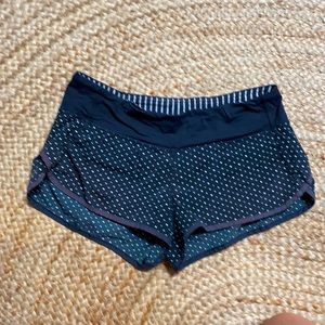 Lululemon shorts size 6